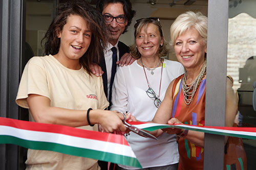 Inaugurazione e taglio del nastro