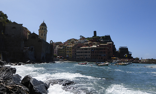Vernazza e le Cinque Terre: una DOC sospesa tra cielo e mare