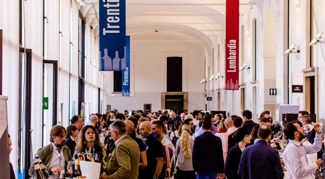 Bottiglie aperte 2016: il vino come arte, nel centro di Milano Bottiglie aperte 2016: il vino come arte, nel centro di Milano