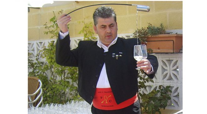 La Venencia. Uno strumento tipico dello Sherry La Venencia. Uno strumento tipico dello Sherry