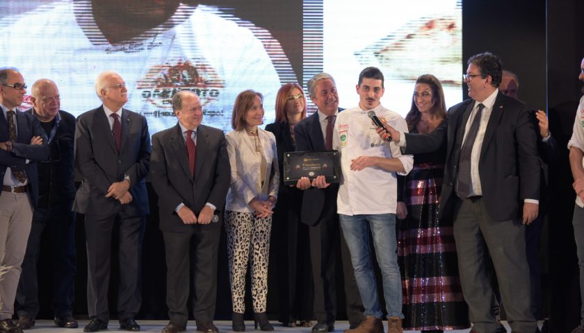 La Pizza Doppia di Giuseppe Vitiello vince la 2^ edizione del contest #pizzaUnesco