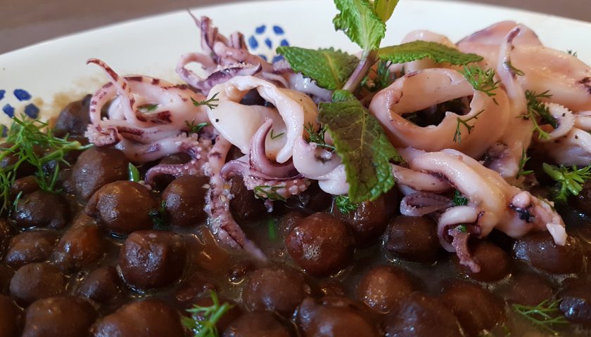 Zuppetta di ceci neri di Altamura con totanetti