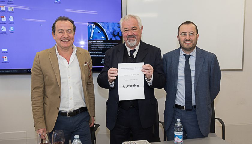 Vino Nobile di Montepulciano annata 2017 a 5 stelle