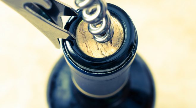 Le 5 regole per aprire una bottiglia di vino con Alessandro Scorsone e APCOR Le 5 regole per aprire una bottiglia di vino con Alessandro Scorsone e APCOR