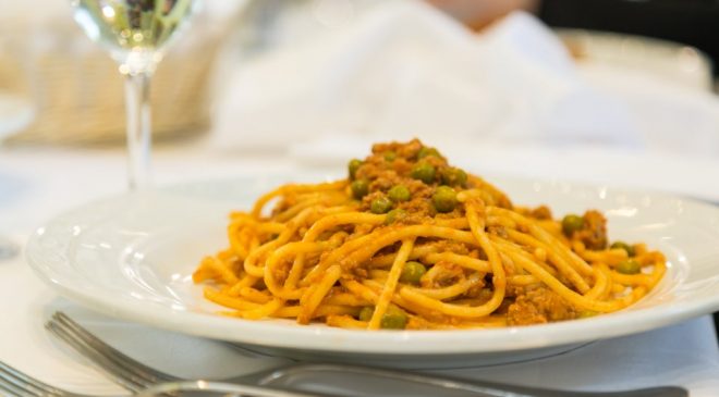 Spaghetti bolognesi la ricetta ufficiale e il dibattito oggi a FICO Spaghetti bolognesi la ricetta ufficiale e il dibattito oggi a FICO