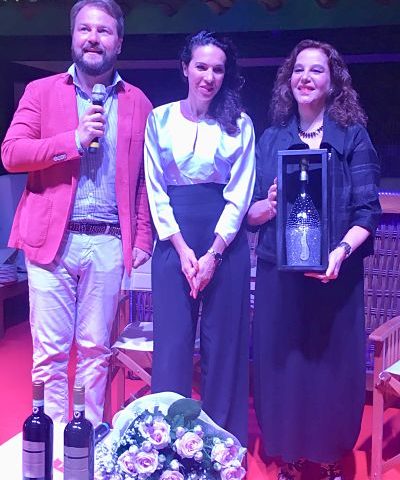 Stefania Sandrelli premiata per i 25 anni di Acino D’Oro al Vino Vip a Forte dei Marmi