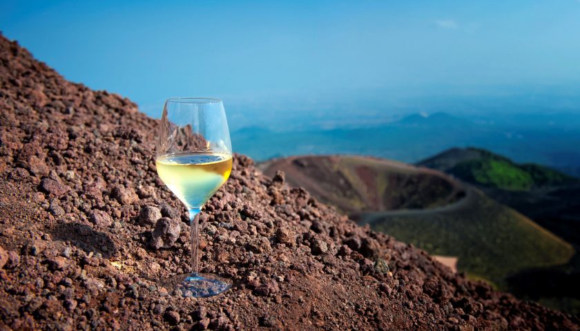 Volcanic Wines e Consorzio Tutela Vini Vesuvio il 6 settembre a Napoli per i vini delle terre vulcaniche