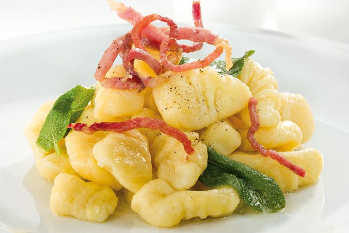 Gnocchi di patate con Prosciutto di Parma croccante e salvia
