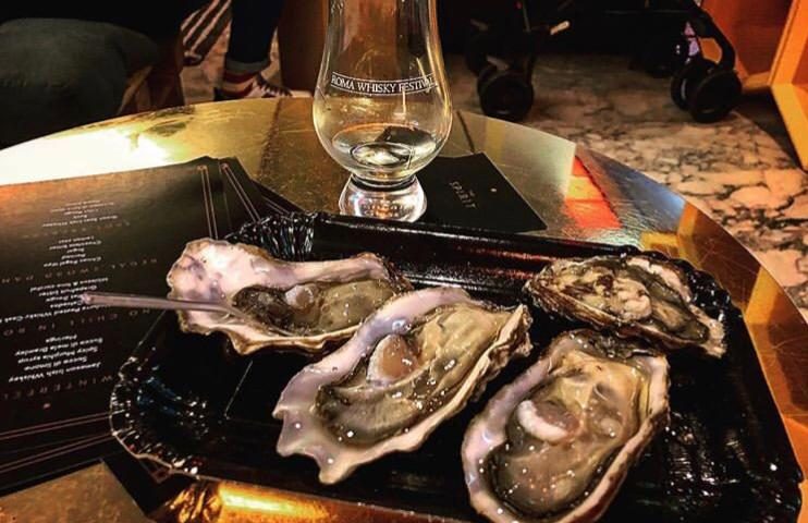 OSTRICHE E WHISKY   GLI ABBINAMENTI PIÙ COOL AL ROMA WHISKY FESTIVAL  SONO FIRMATI I LOVE OSTRICA