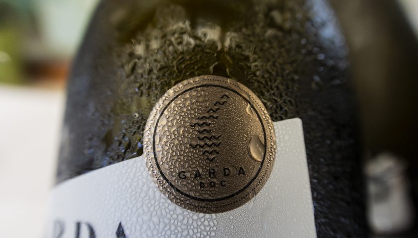 LE BOLLICINE GARDA DOC OFFICIAL WINE DI VINITALY AND THE CITY