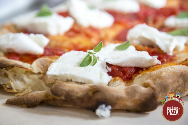 A LA CITTÀ DELLA PIZZA 2019 UN MENU DI OLTRE 100 PROPOSTEPER RACCONTARE IL PRODOTTO ITALIANO PIÙ AMATO AL MONDO