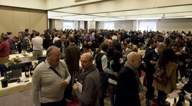 Oltre 1300 presenze per la VII edizione di “Vini d’Autore-Terre d’Italia” Oltre 1300 presenze per la VII edizione di “Vini d’Autore-Terre d’Italia”