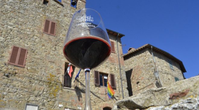 Calici di Stelle a Castiglione d’Orcia dove la luna illumina i grandi vini Orcia, gli spettacoli e le cene nelle notti d’estate Calici di Stelle a Castiglione d’Orcia dove la luna illumina i grandi vini Orcia, gli spettacoli e le cene nelle notti d’estate