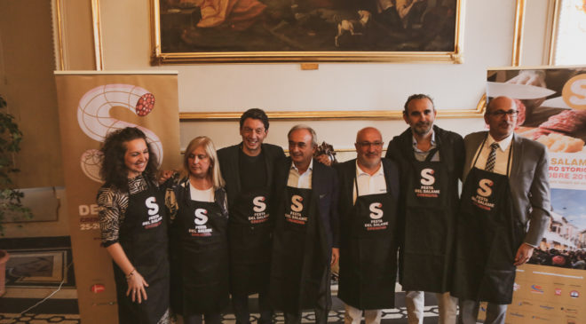 Un panino da 10 metri per il terzo anno alla festa del salame Un panino da 10 metri per il terzo anno alla festa del salame