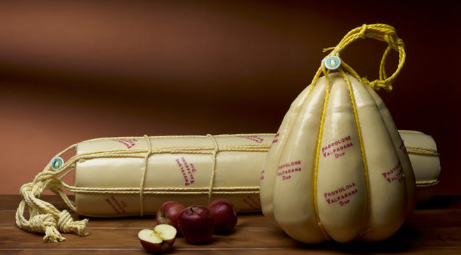 Provolone Valpadana: alla scoperta del formaggio Dop della tradizione cremonese Provolone Valpadana: alla scoperta del formaggio Dop della tradizione cremonese