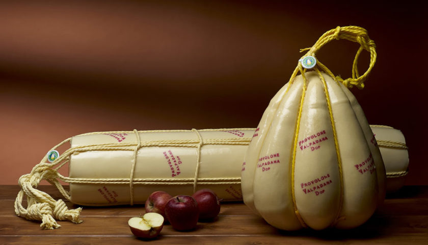 Provolone Valpadana: alla scoperta del formaggio Dop della tradizione cremonese
