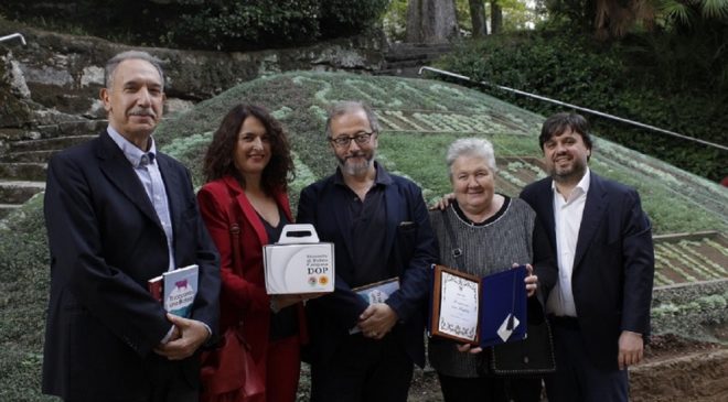“Ti racconto una Bufala” vince una scrittrice misteriosa. “Ti racconto una Bufala” vince una scrittrice misteriosa.