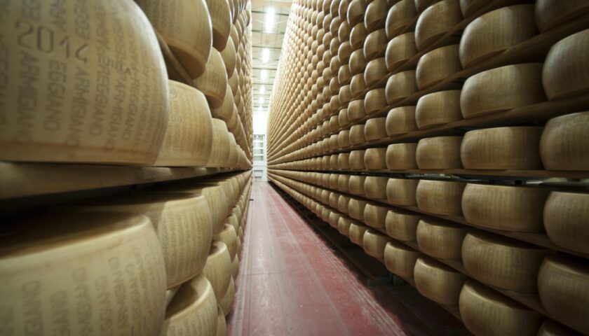 Con Caseifici Aperti alla scoperta del Parmigiano Reggiano DOP