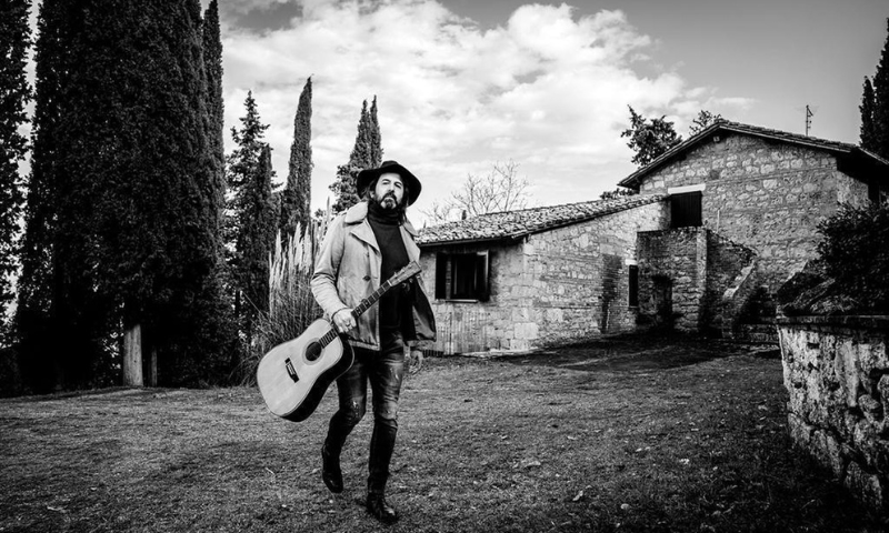 Omar Pedrini Parole e Musica – Un bicchiere in Vinnaeria