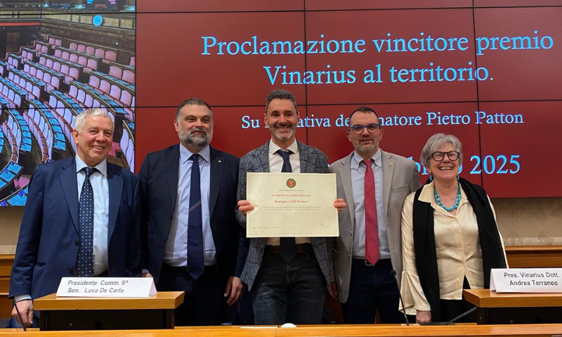 “PREMIO VINARIUS AL TERRITORIO”